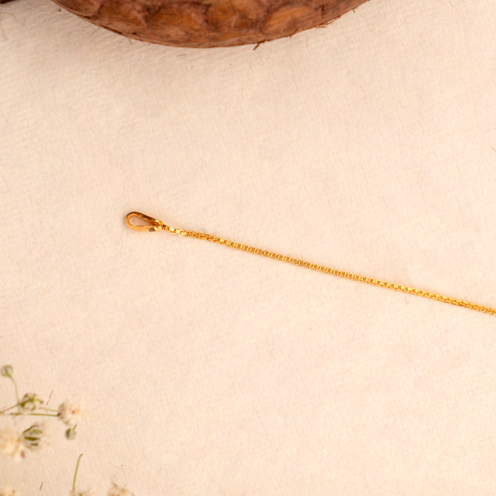 Trendy Single Round Cut Gold Bracelet