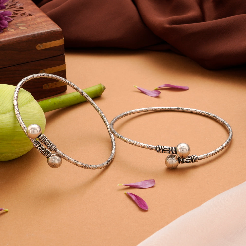 Elegant Antique Design Ball Silver Thandai