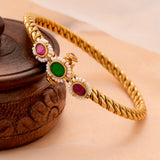 Elegant Kundan Screw Golden Kada