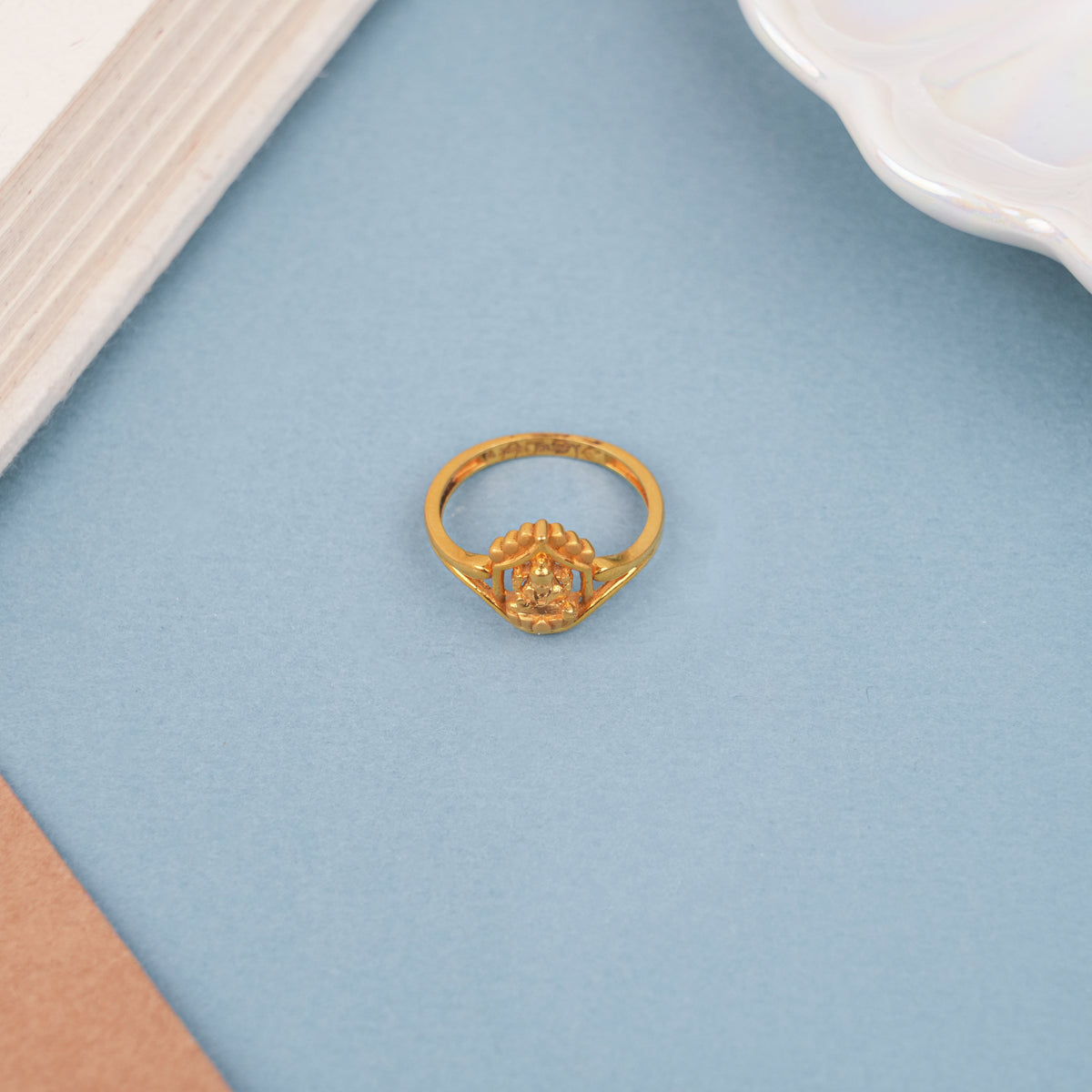 Classic Arch Lakshmi Gold Ring