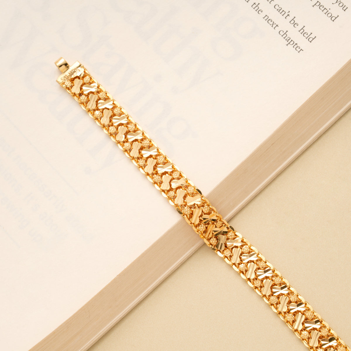 Heavy Link Pattern Golden Bracelet for Men