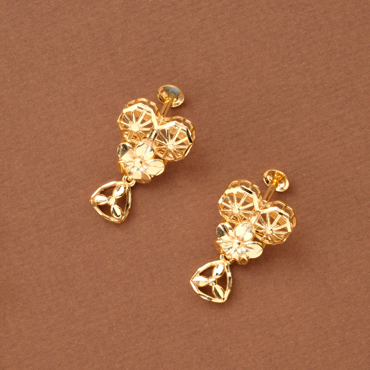 Classic Golden Drops Casting Necklace Set