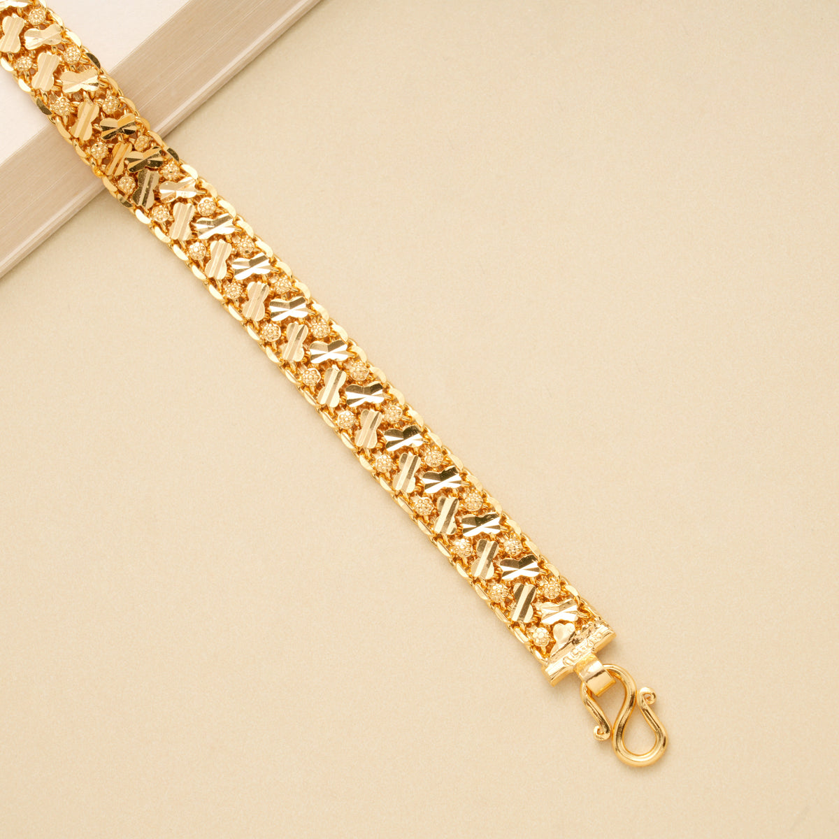 Heavy Link Pattern Golden Bracelet for Men