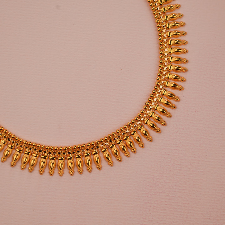 Traditional Kerala Pattern Gold Pichi Poo Necklace