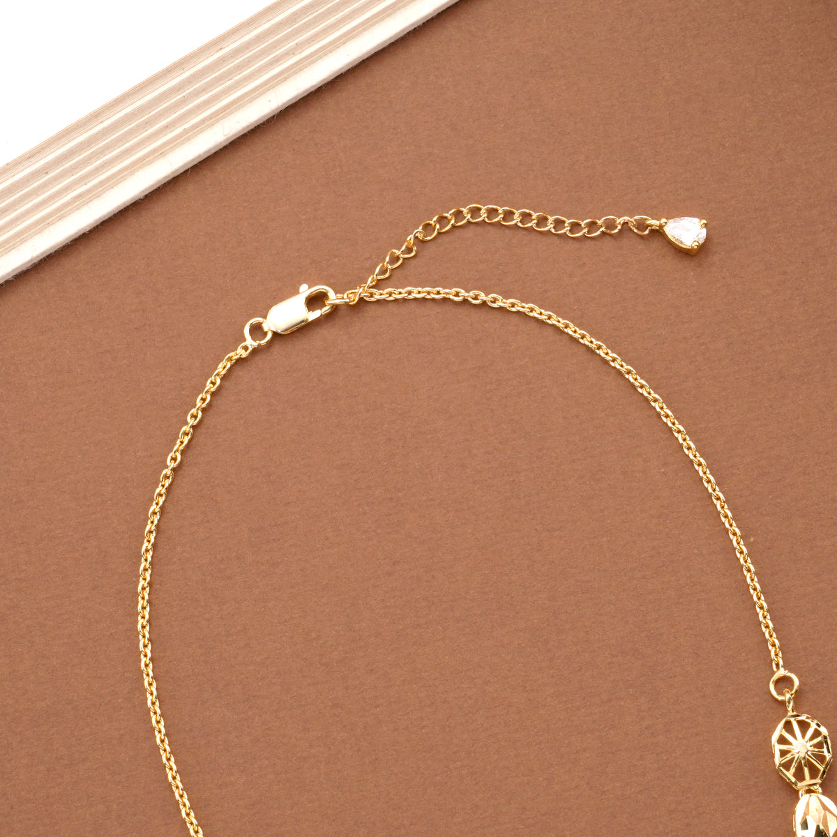 Classic Golden Drops Casting Necklace Set