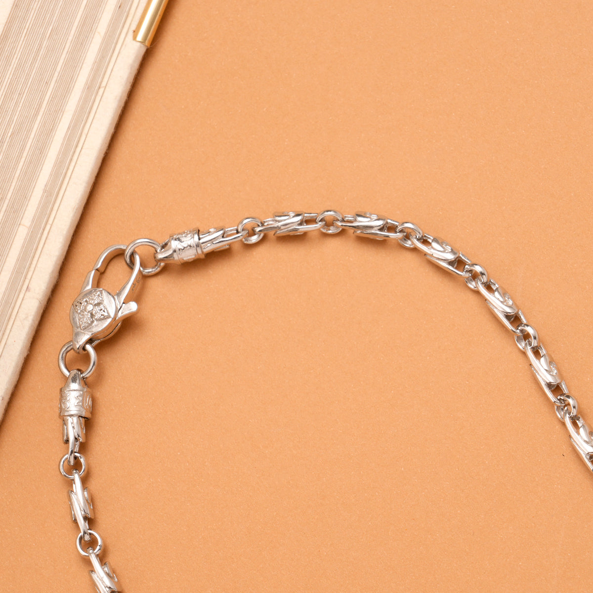 Modern Twist Design Silver Chain