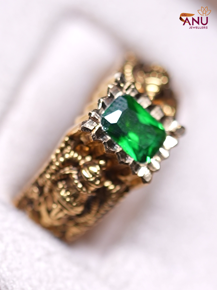 Antique Emerald Crown Heritage Ring