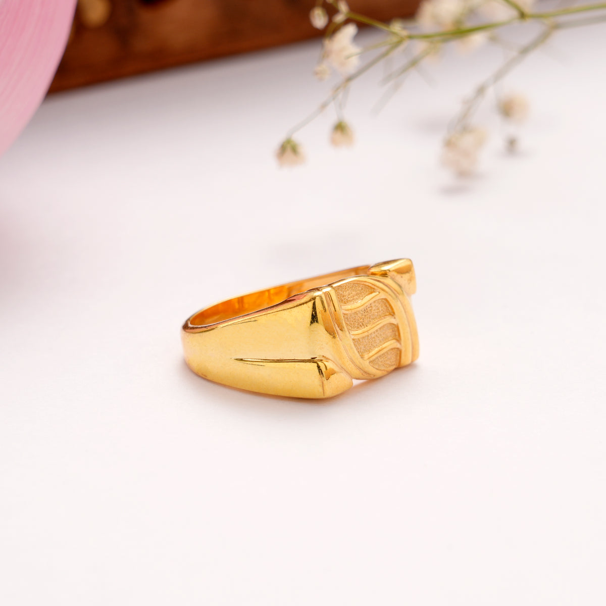 Leaf Pattern Golden Casting Ring for Men