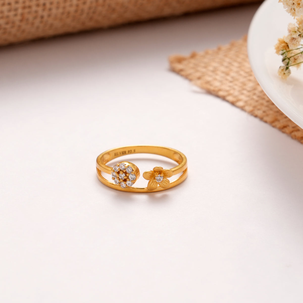 Golden Circle Flower White Stone Ring