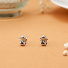 Elegant Floral Solitaire Silver Stud