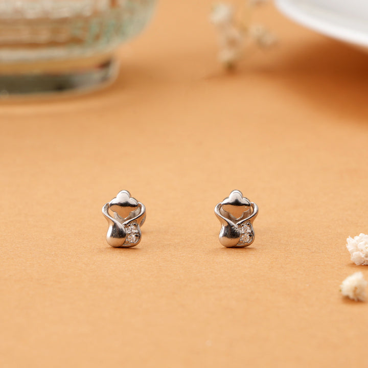 Elegant Floral Solitaire Silver Stud