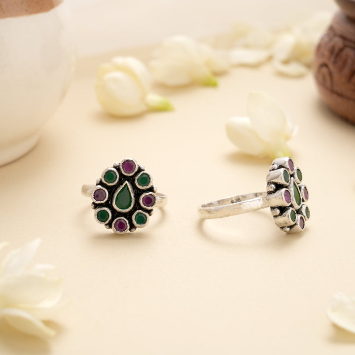 Antique Emerald Royal Floral Silver Toe Ring