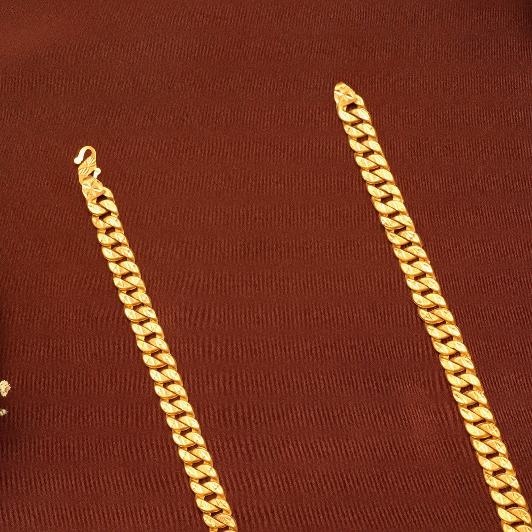 Stylish Cuban Link Pattern Gold Chain