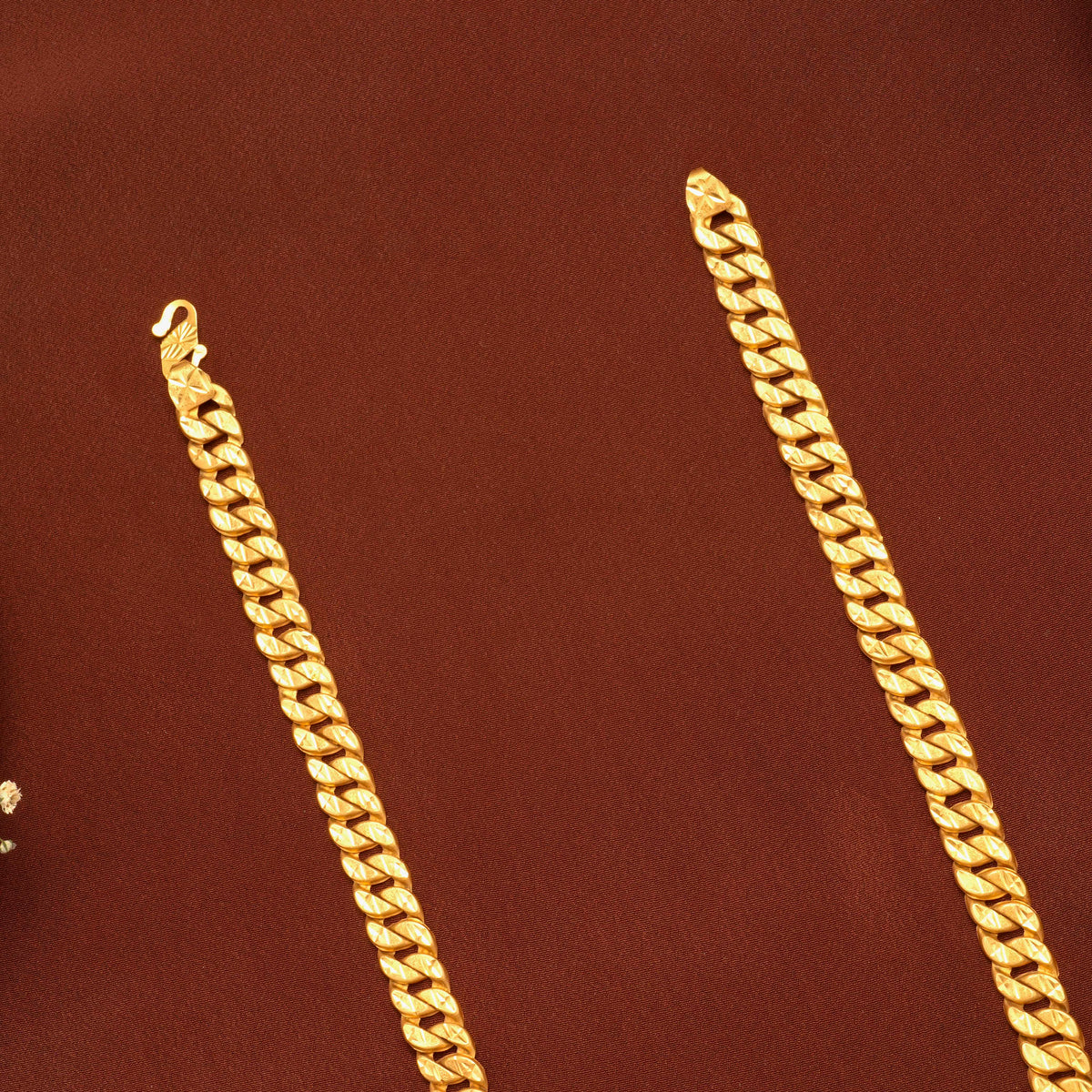 Stylish Cuban Link Pattern Gold Chain