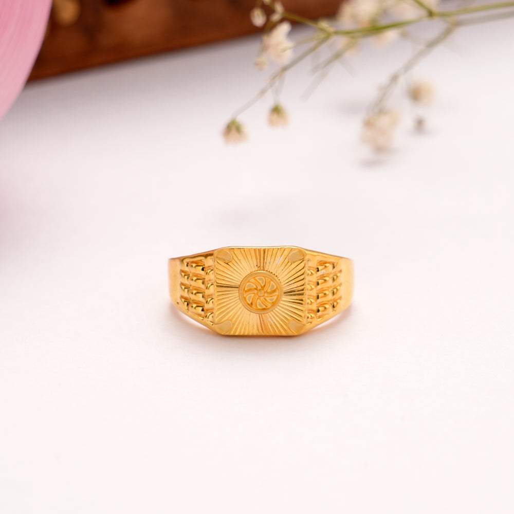 Fancy Wheel Design Golden Ring for Men