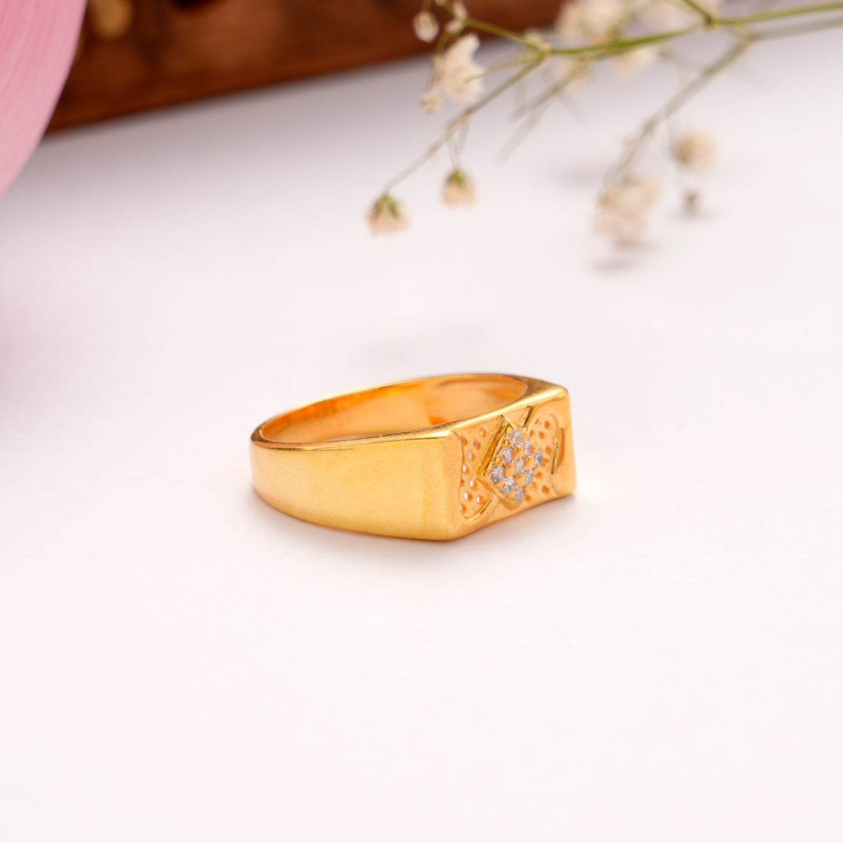 Elegant White Stone Casting Golden Ring