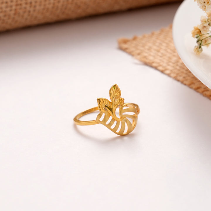 Sun Beam Floral Leaves Golden Ring