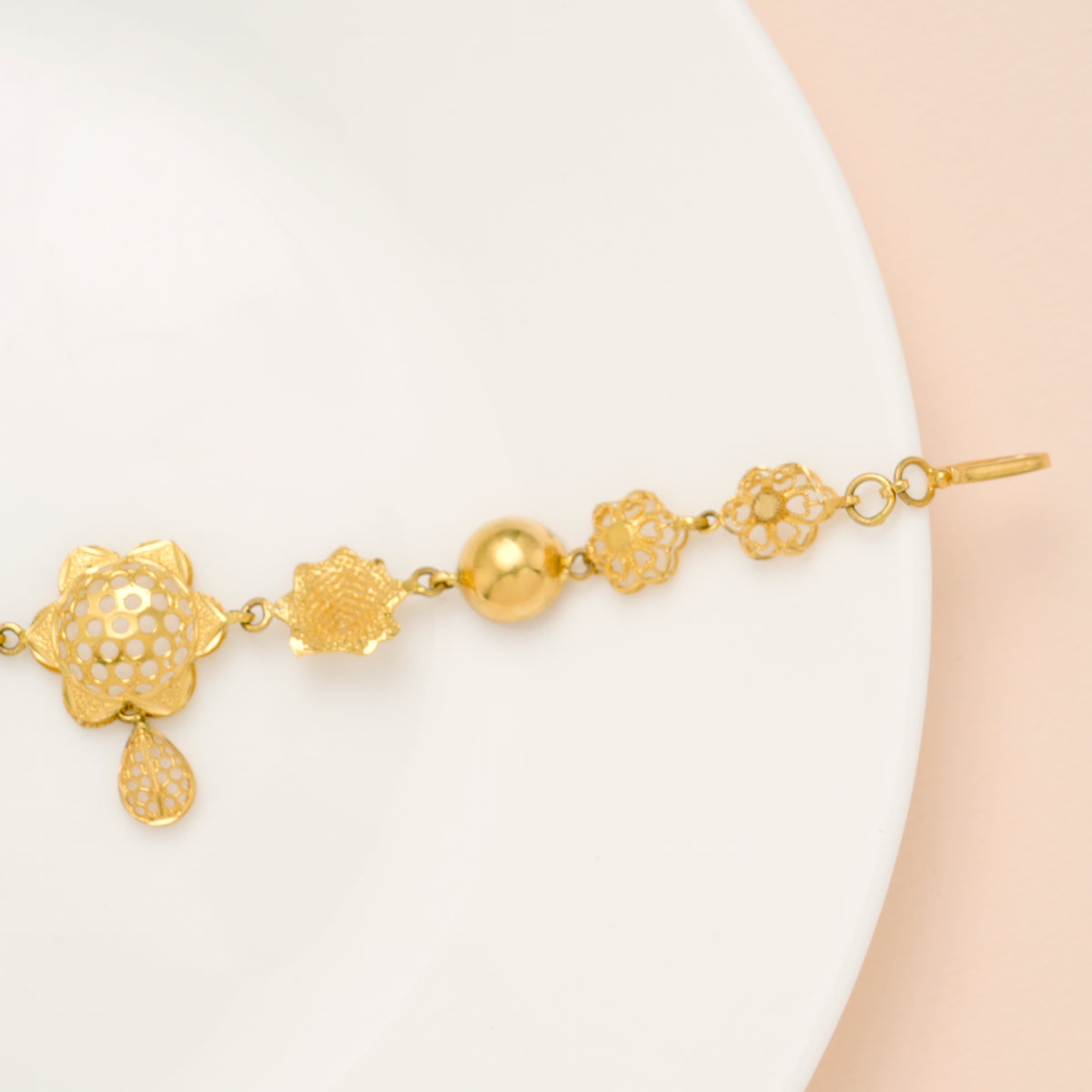 Star Pattern Turkey Type Gold Bracelet for Women