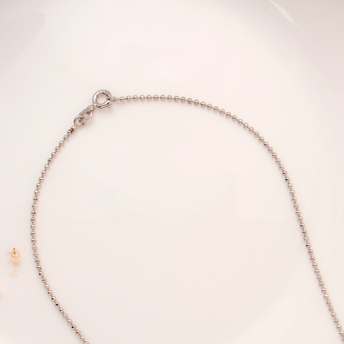 Graceful Silver Ball Design Chain