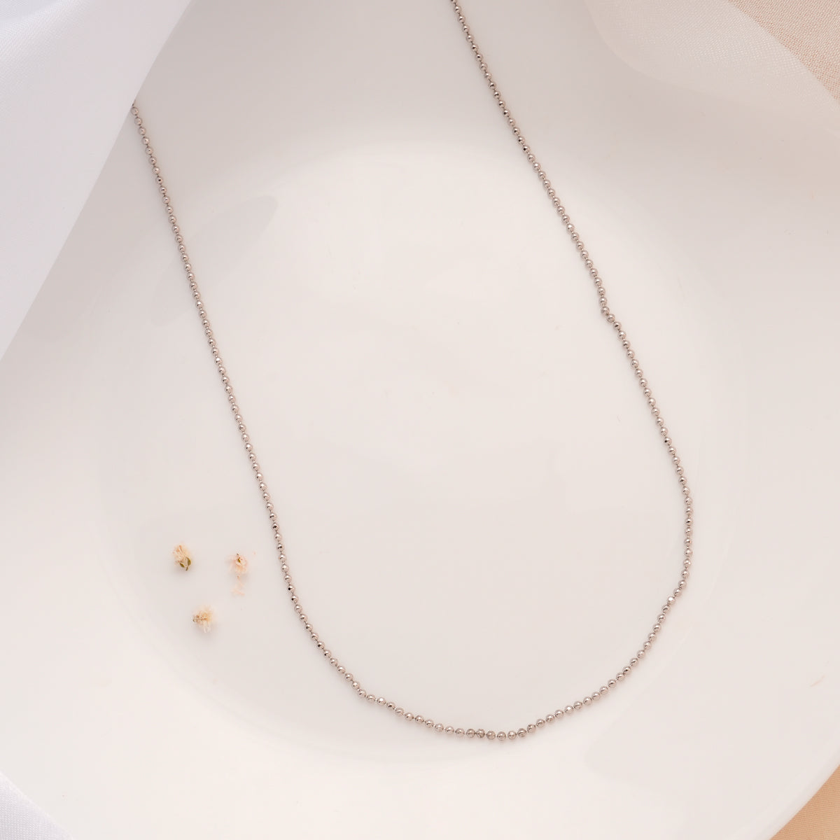 Graceful Silver Ball Design Chain