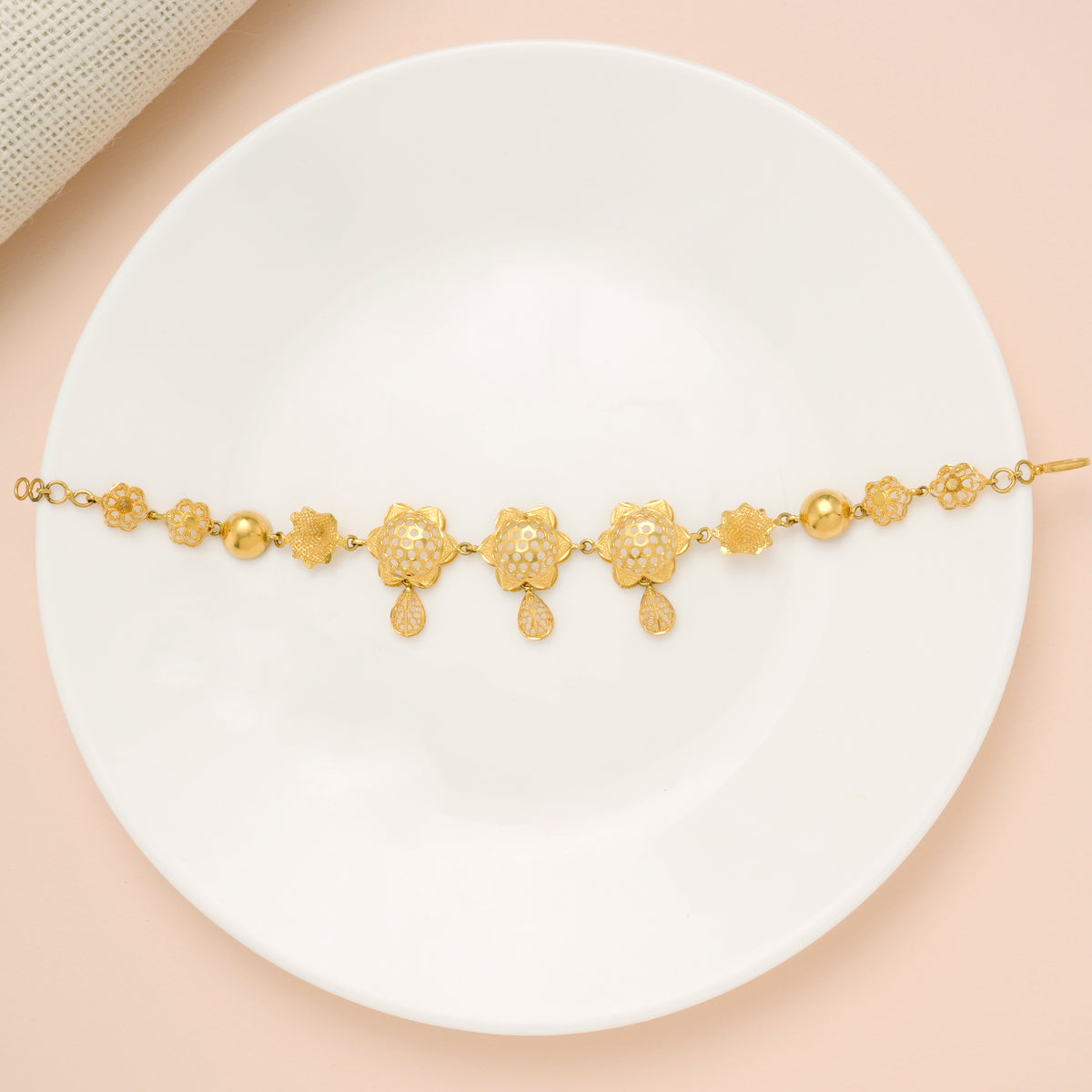 Star Pattern Turkey Type Gold Bracelet for Women