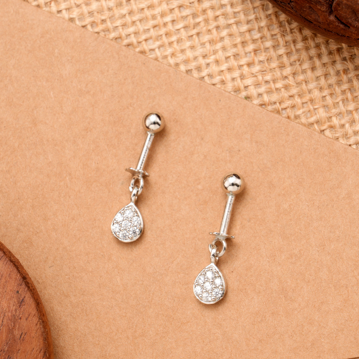 Tear Drop Shape Crystal Silver Koppu