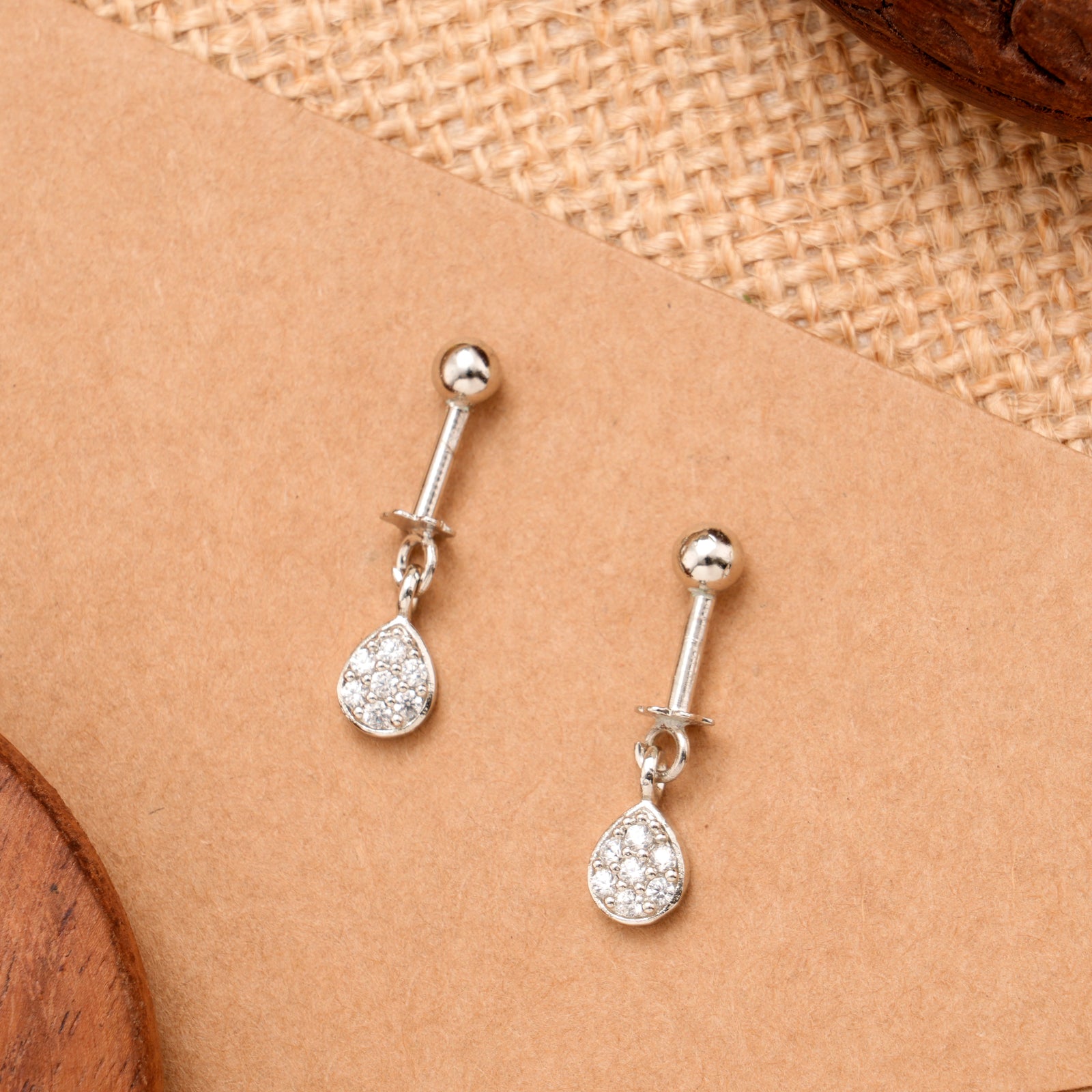 Tear Drop Shape Crystal Silver Koppu