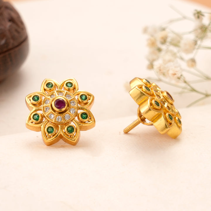 Royal Kundan with Floral Emerald Stud