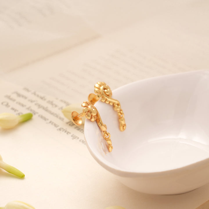Elegant Swirl Drop Design Golden Earring