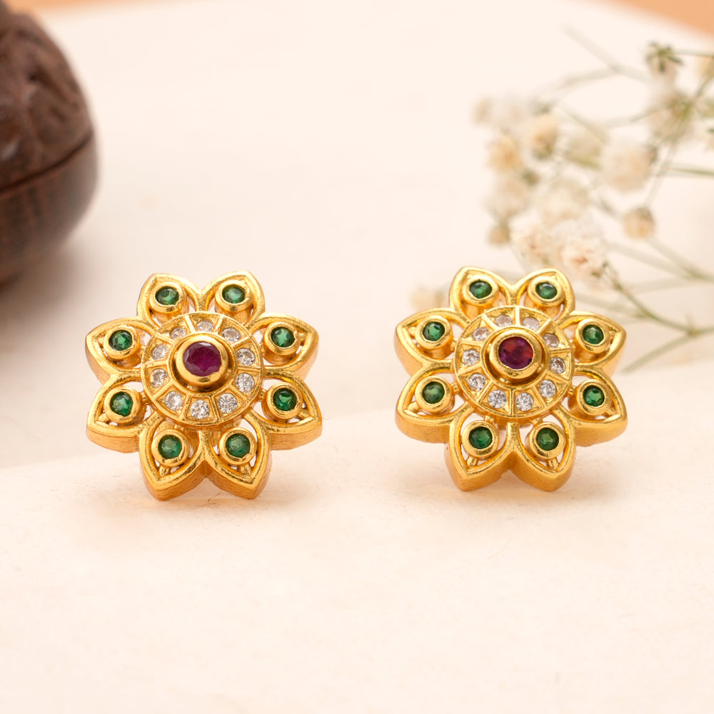 Royal Kundan with Floral Emerald Stud