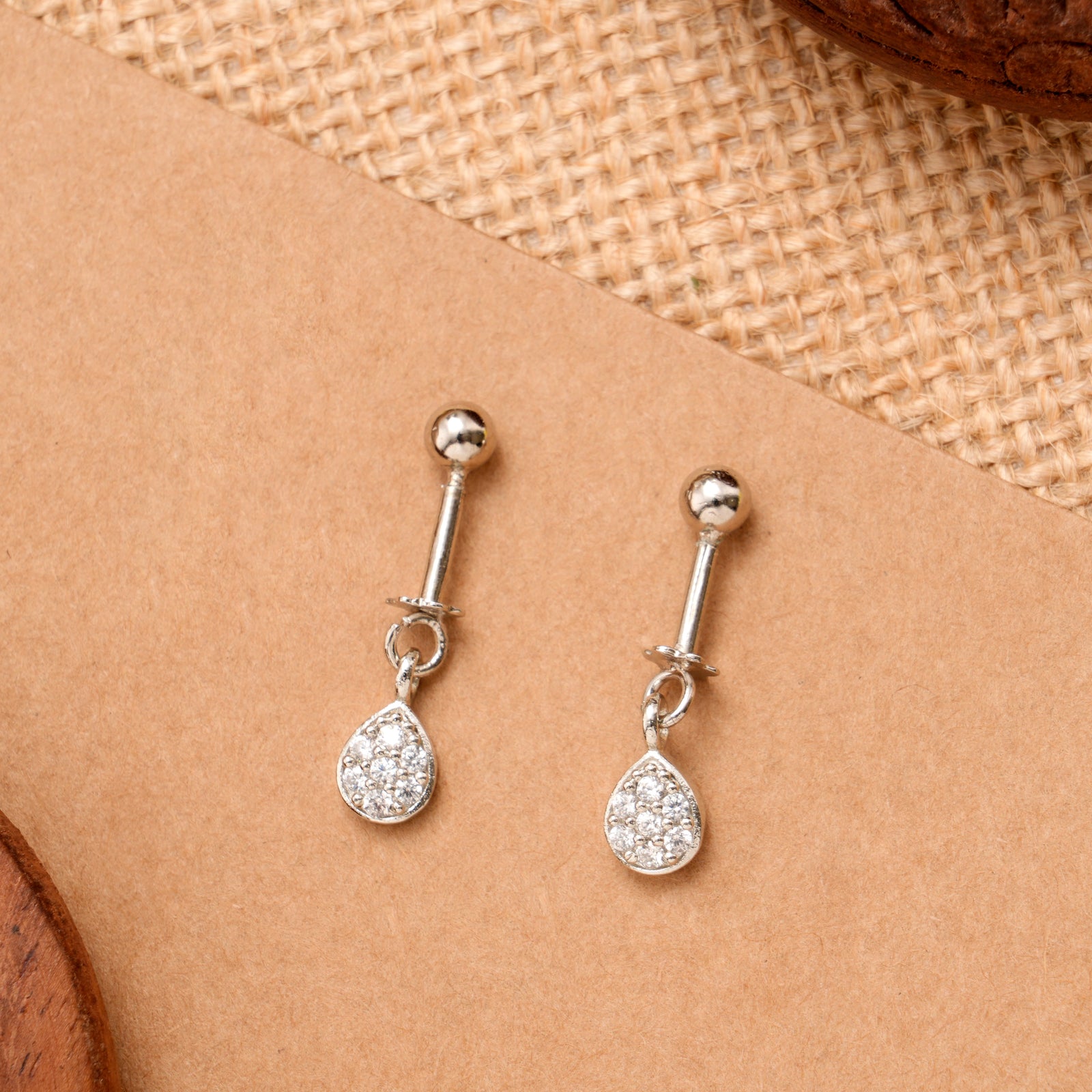 Tear Drop Shape Crystal Silver Koppu
