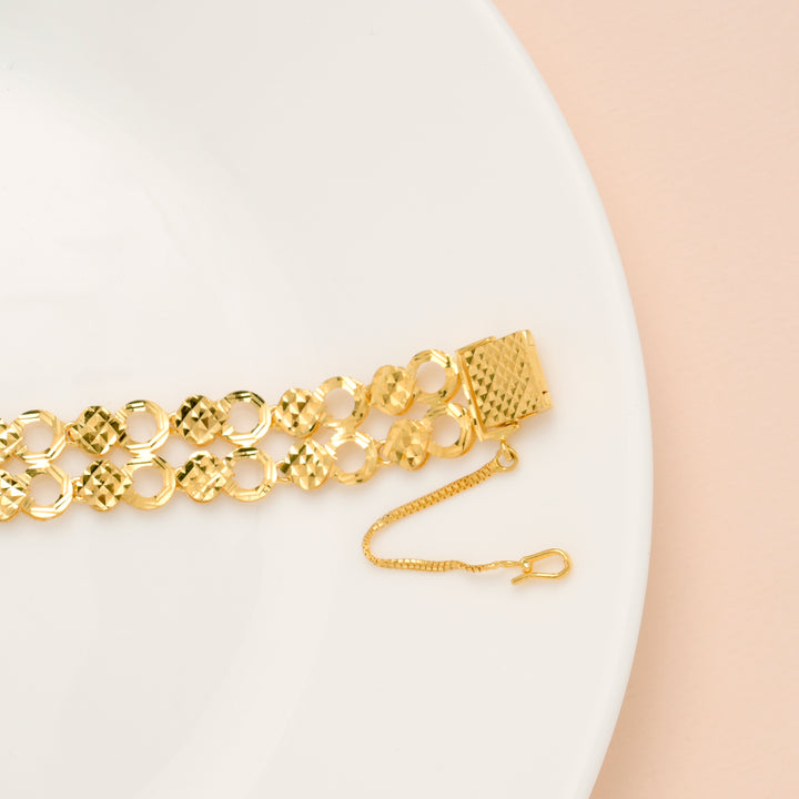 Mesh Design Oval Shape Gold Bracelet for Women