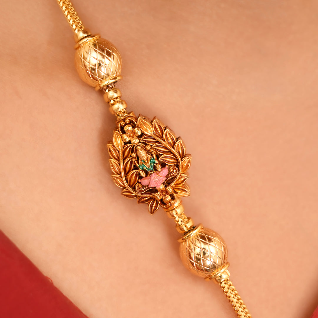 Golden Leaf Pattern Lakshmi Mugappu Chain