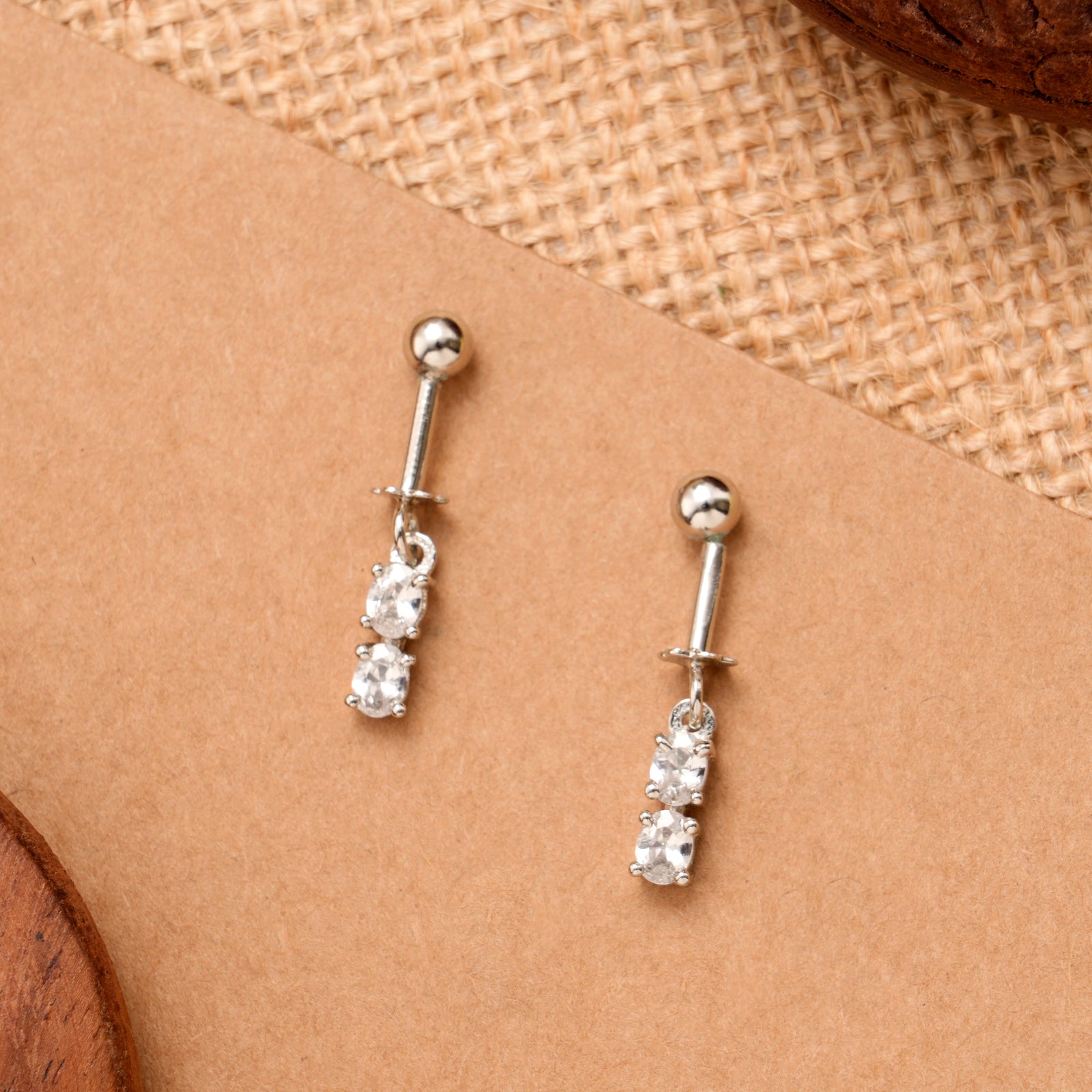 Silver Oval White Stone Drops Koppu