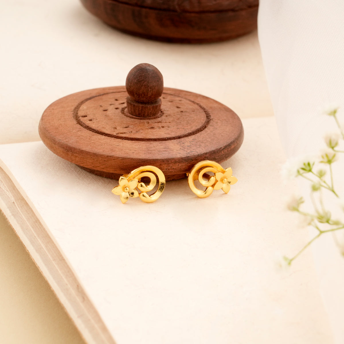 Flower Pattern Golden Design Stud