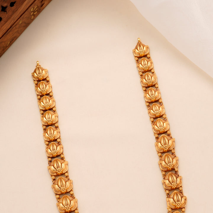 Nagas Lakshmi and Leaf Design Haram