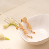 Intricate Heart Shape Leaf Pattern Golden Earring