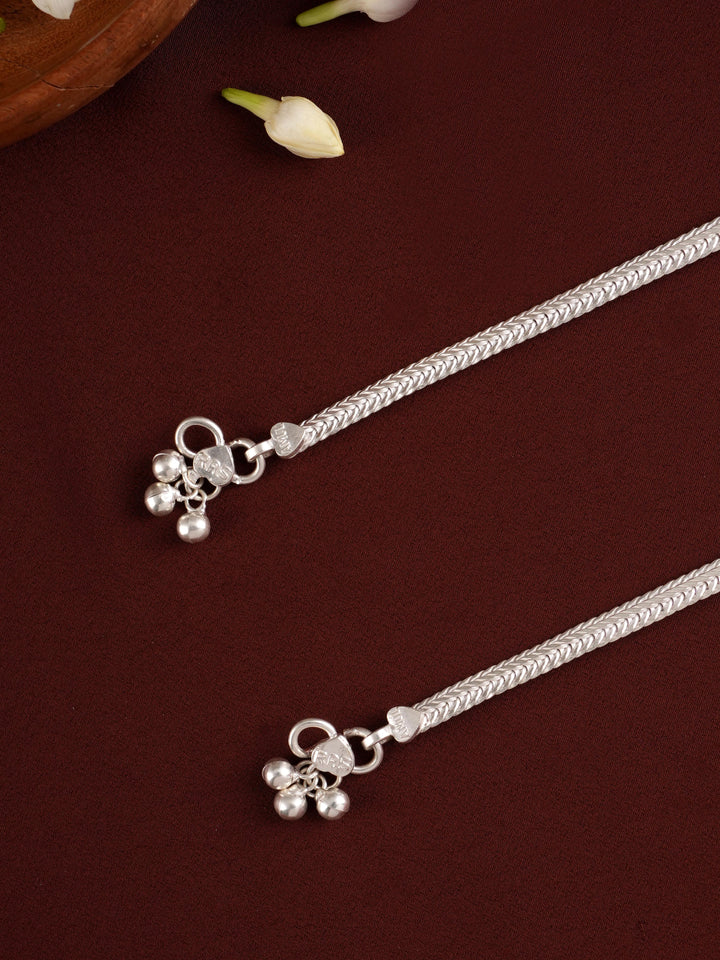 Elegance V Chain Design Edge Silver Anklet