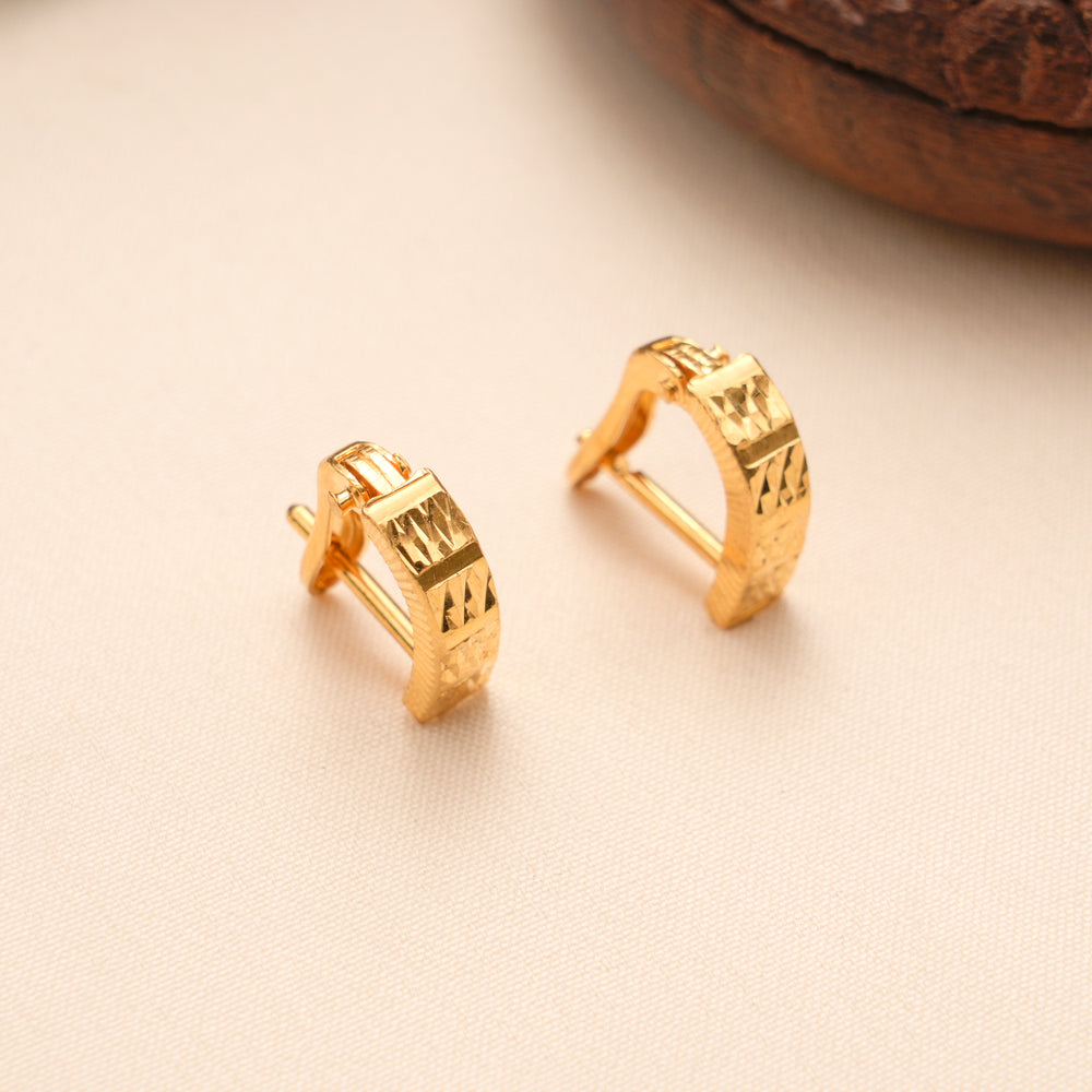 Diamond Cut Textured Small Hoop Stud
