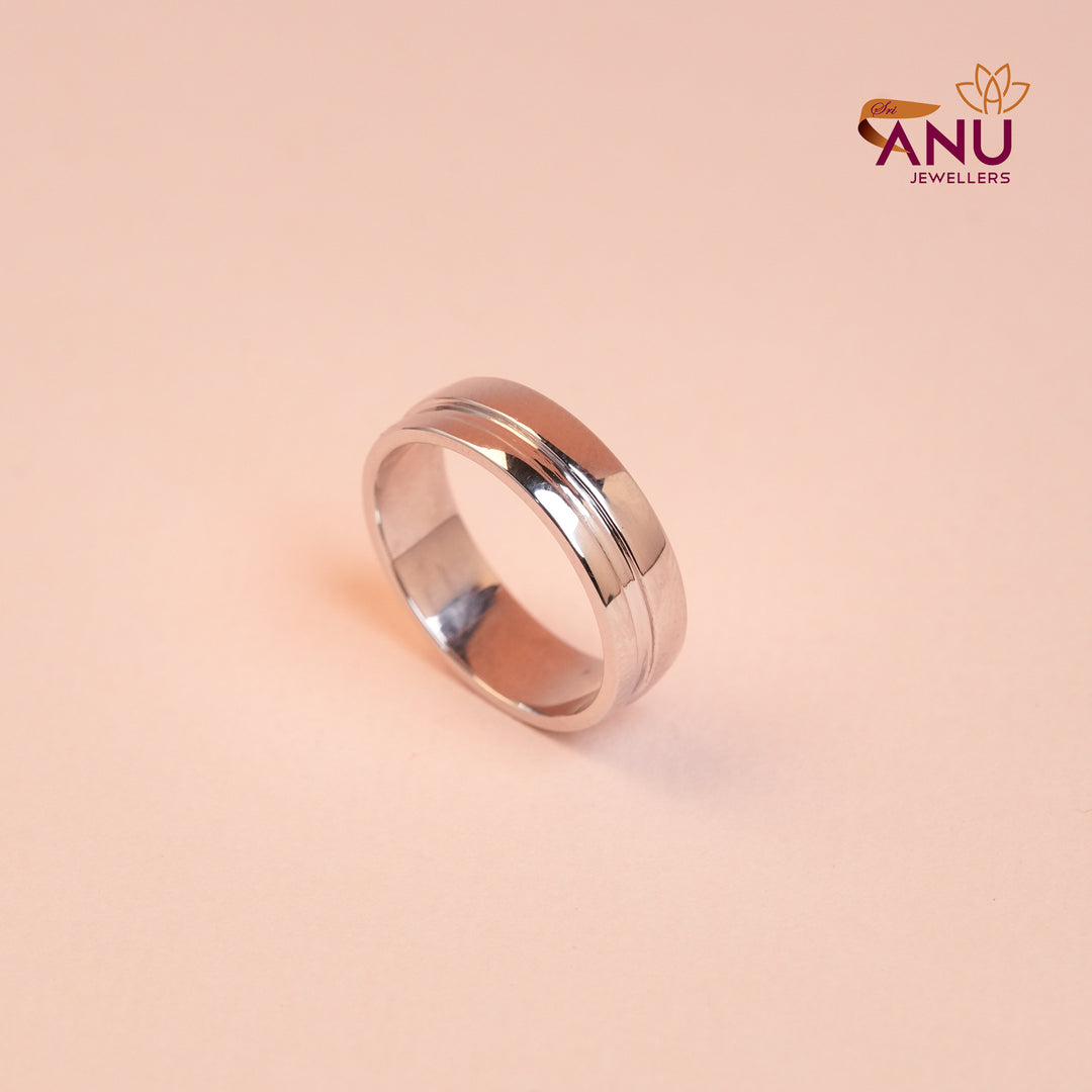 Customized Interlocking V-Shape Platinum Couple Rings