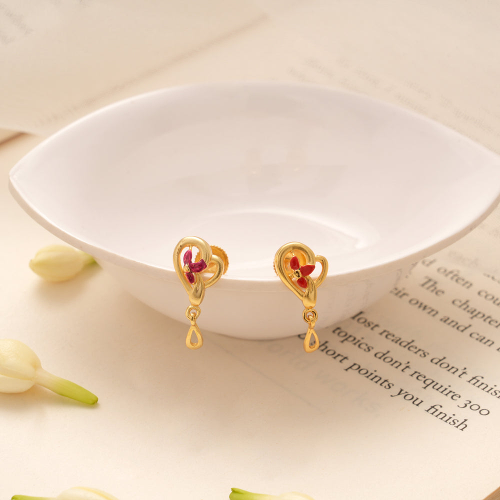 Delicate Swirling Heart Design Golden Earring