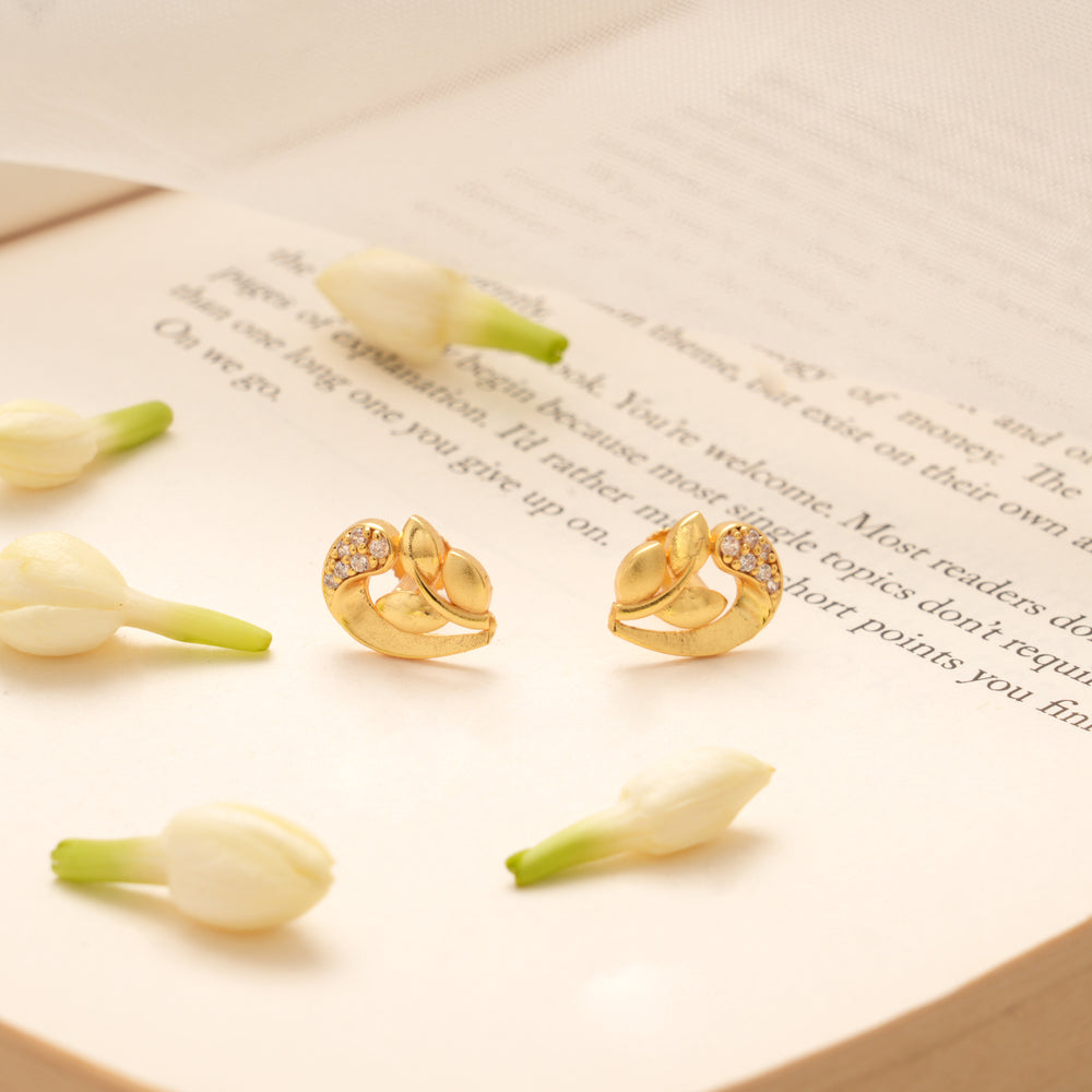 Pretty Petal Leaf Design Golden Stud