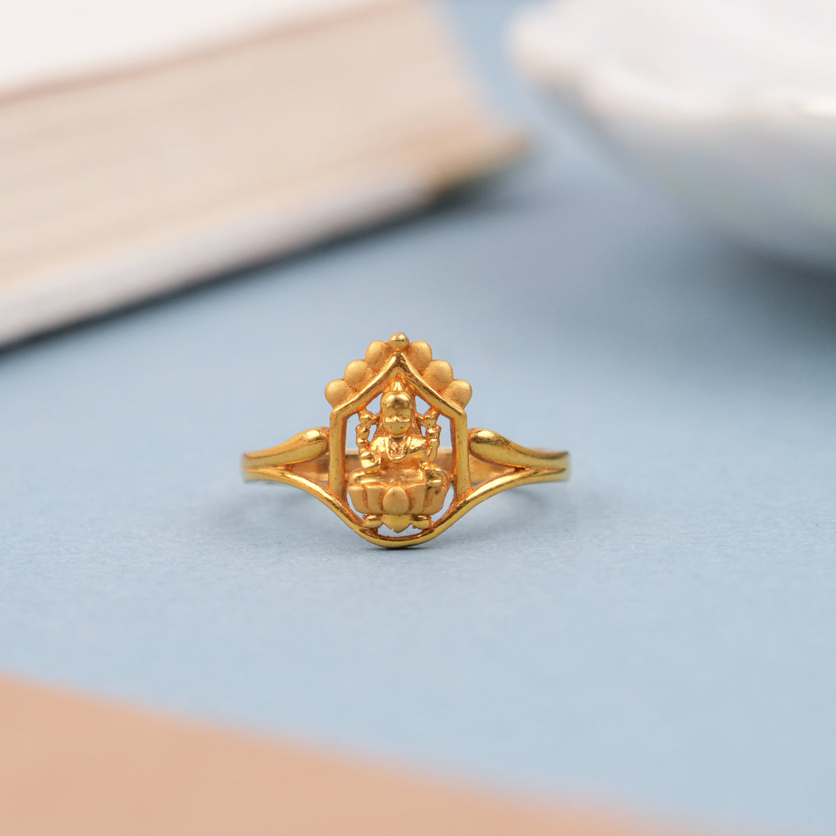 Classic Arch Lakshmi Gold Ring