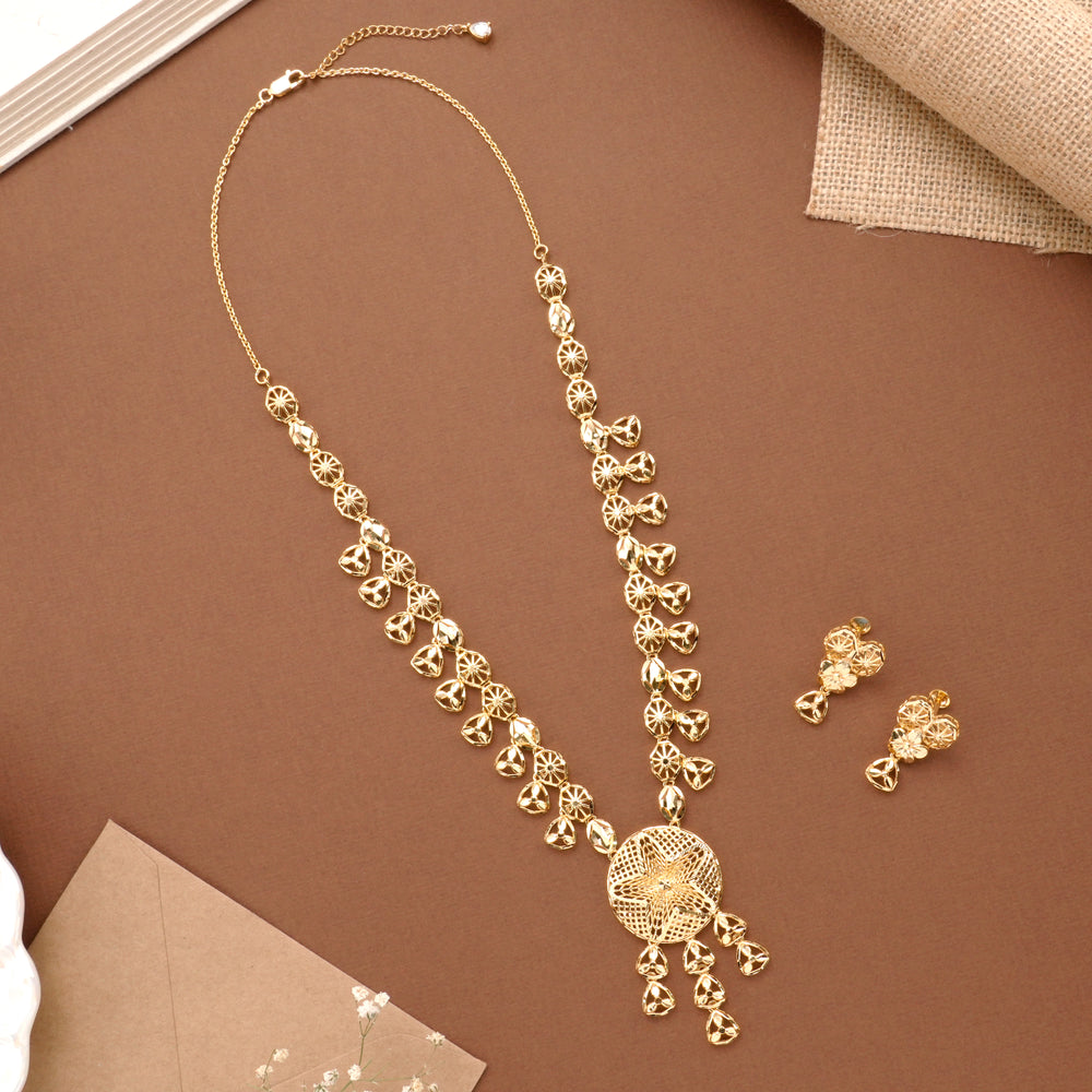 Classic Golden Drops Casting Necklace Set