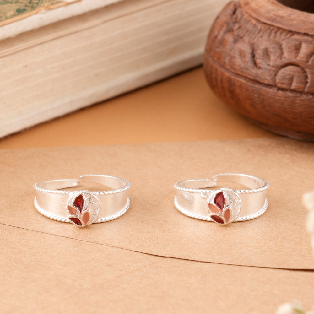 Red Leaf Design Enamel Silver Toe Ring