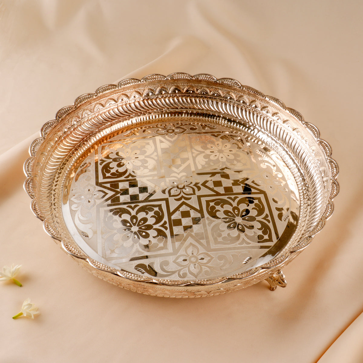 Elegant Round Silver Thamboolam Plate