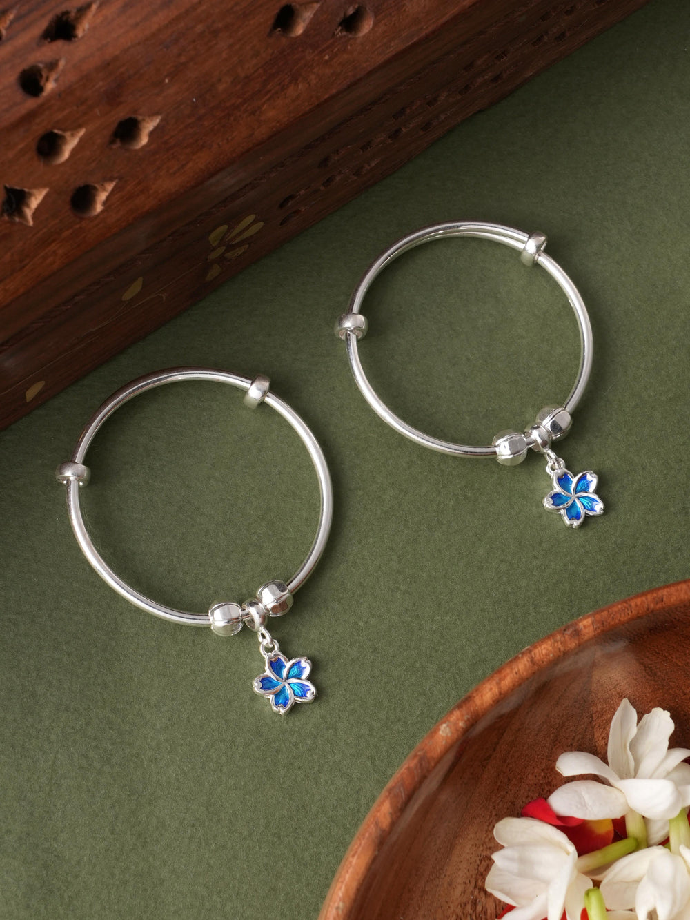 Blue Flower Charm Adjustable Bangle