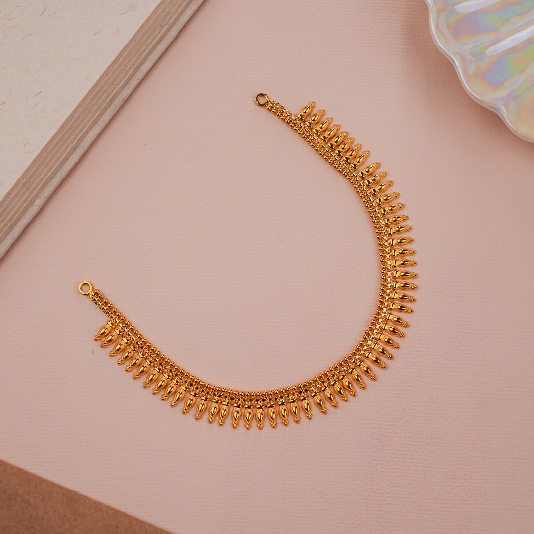 Traditional Kerala Pattern Gold Pichi Poo Necklace