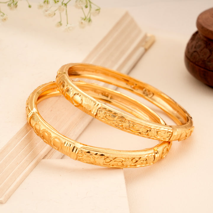 Classic Flower Pattern Golden Bangle