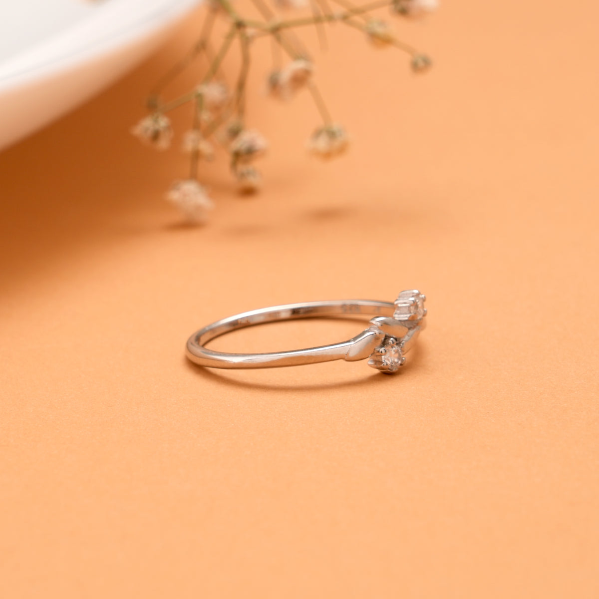 Classic Charm Leaf Pattern Silver Ring